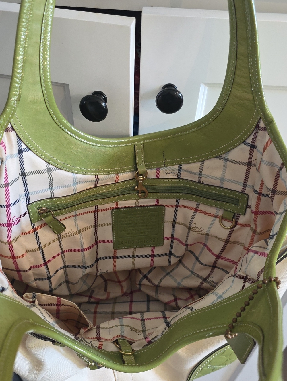 Coach Super Rare Humongus Embossed Trim And Jacqard Belted Ergo - Picture 9 of 9